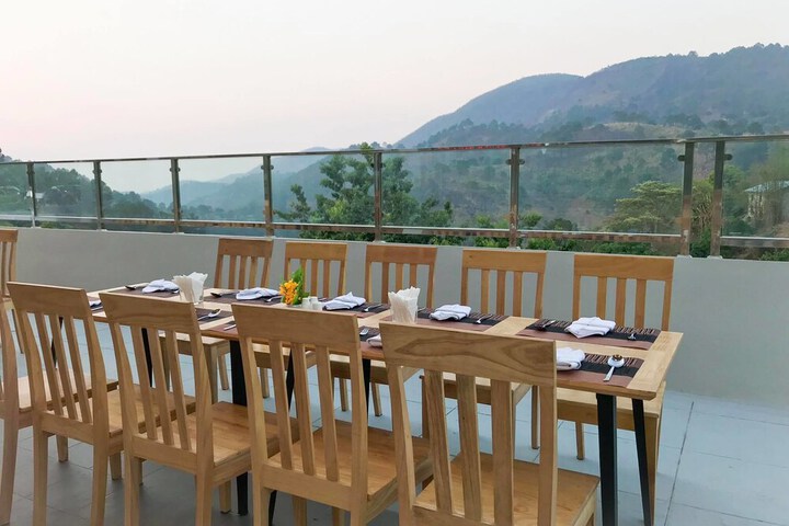 Dining Photos
