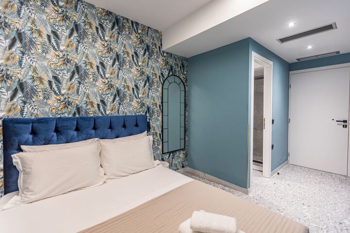 Room 45 of 100