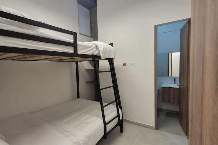 Room 30 of 41