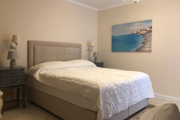 Room 4 of 48