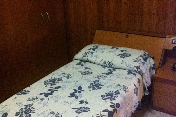 Room 5 of 11