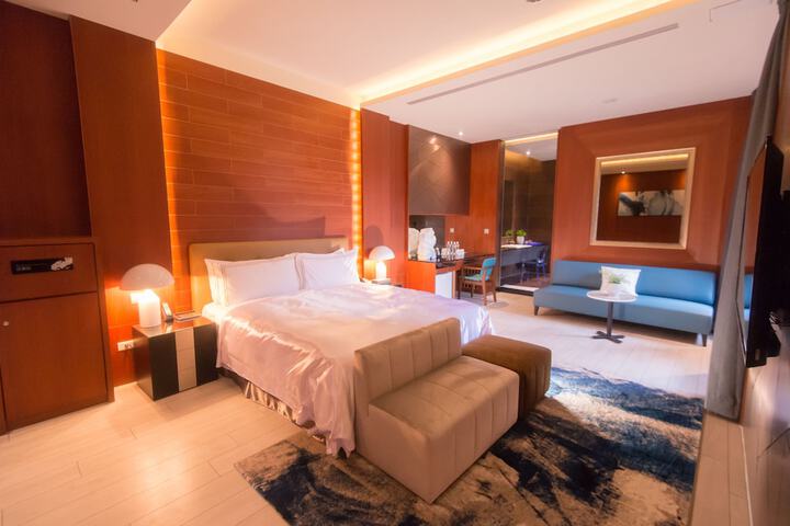Room 10 of 71