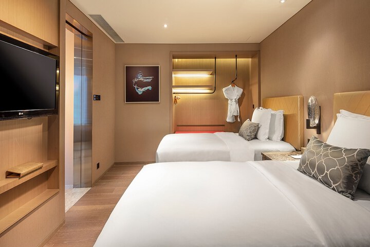 Room 17 of 56