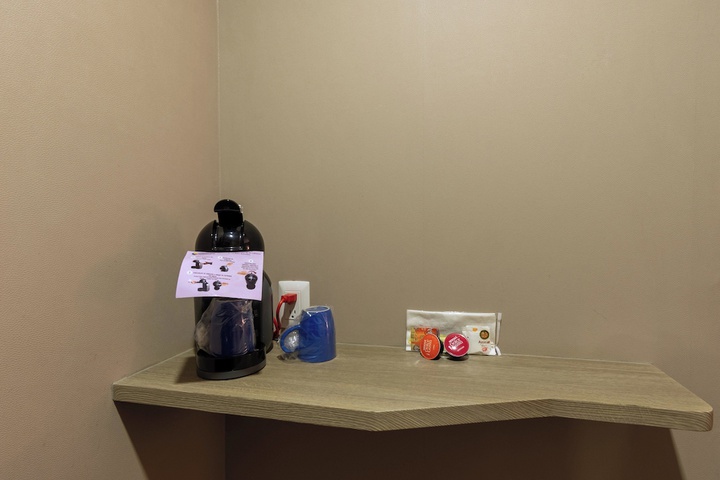 Room 40 of 100