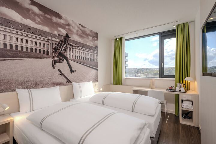 Room 10 of 40