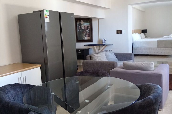 Room 16 of 76