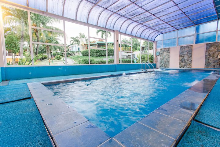 Pool 43 of 77