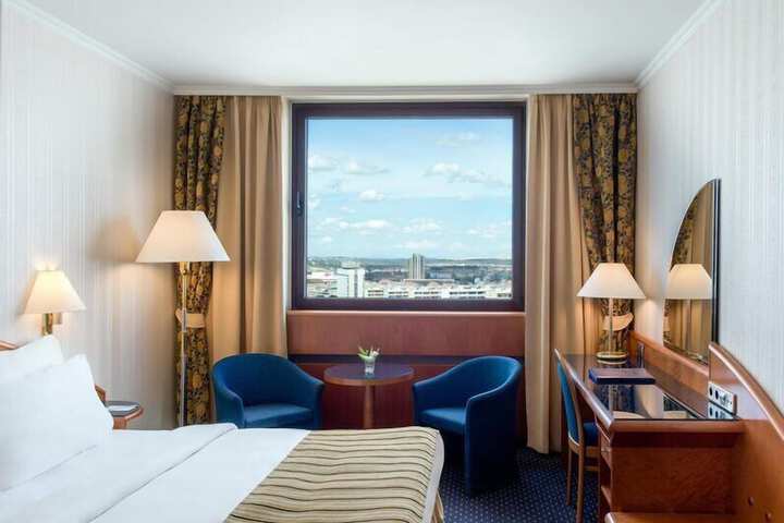 Room 40 of 113