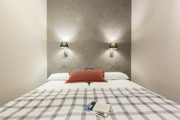 Room 7 of 94