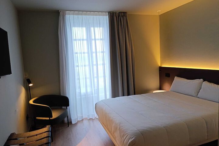Room 18 of 27