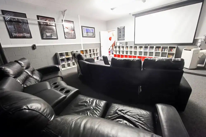 Room 4 of 5