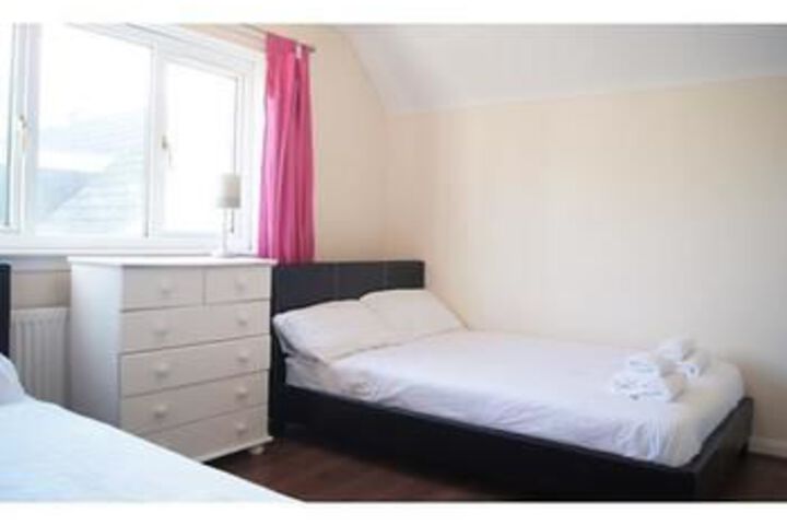 Room 7 of 11