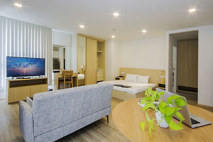 Room 15 of 33