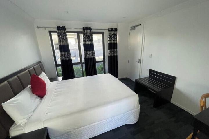 Room 3 of 5