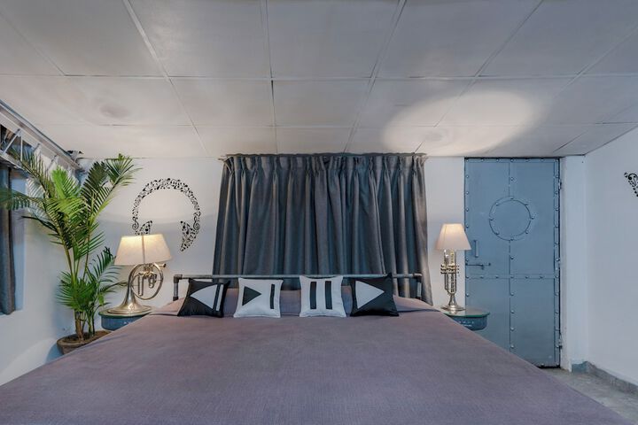 Room 17 of 41