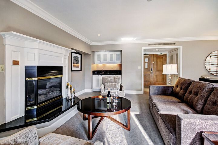 Suite 492 of 547