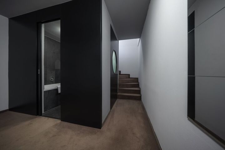 Room 43 of 97
