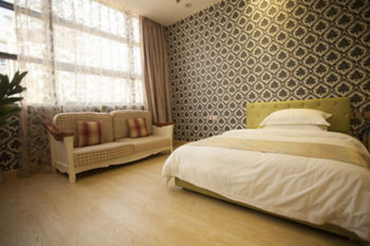 Room 5 of 36