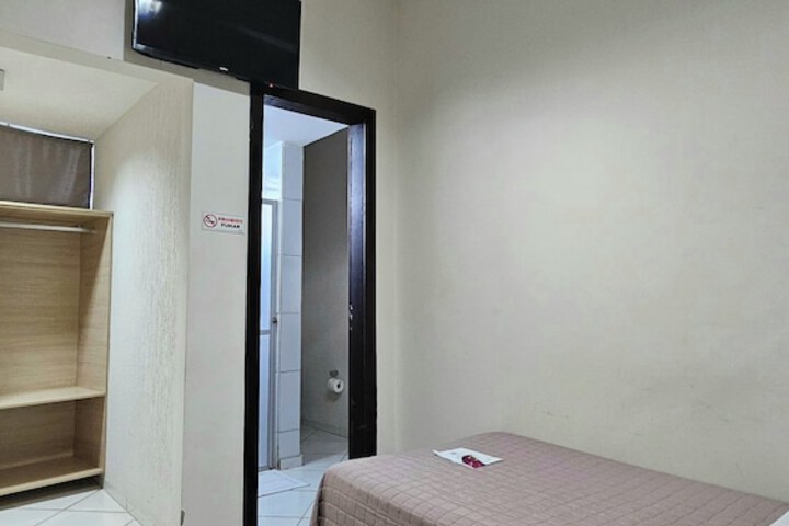 Room 27 of 62