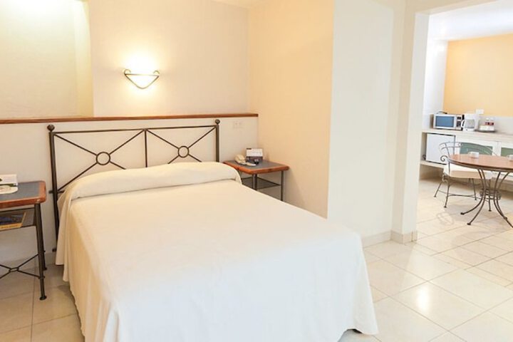 Room 3 of 33