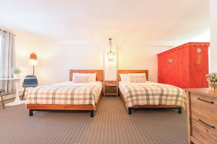 Quadruple Superior Queen Bed (10 of 21)