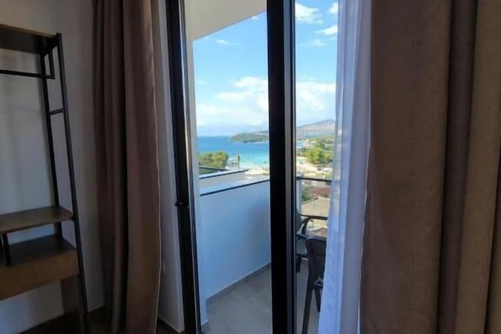 Room 21 of 140