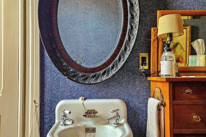 Room 62 of 95