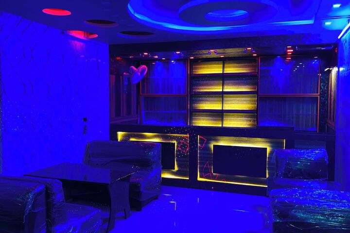Lounge 97 of 101
