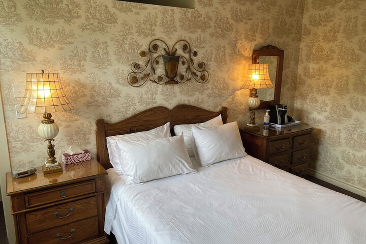 Room 33 of 50