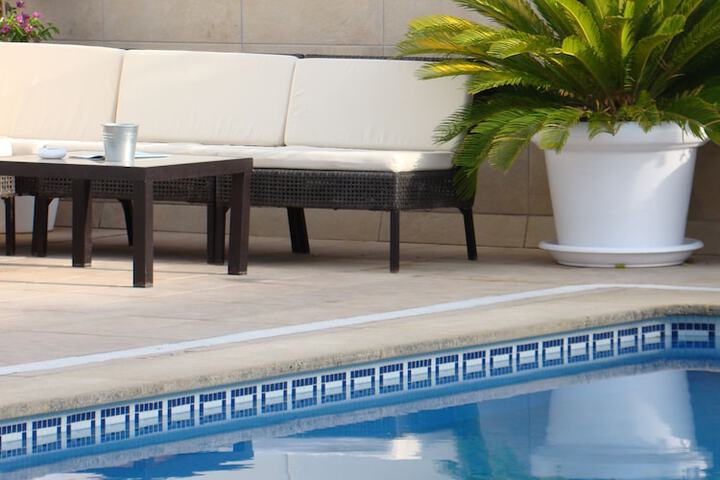 Pools & Facilities