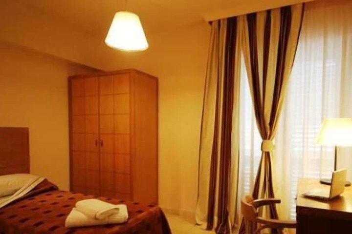 Room 23 of 42