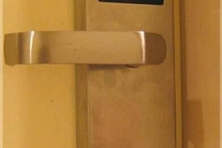 Room 16 of 44