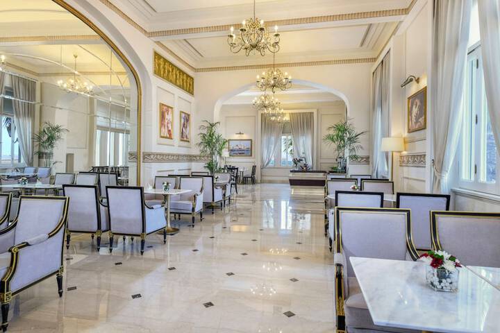 Dining Photos