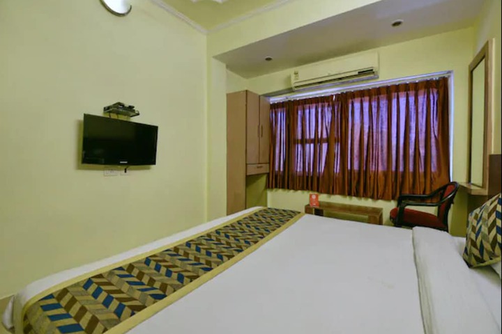 Room 16 of 37