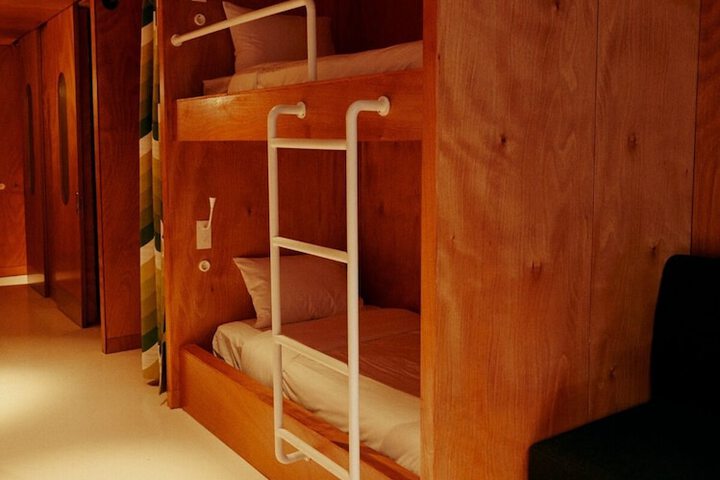 Room 2 of 70