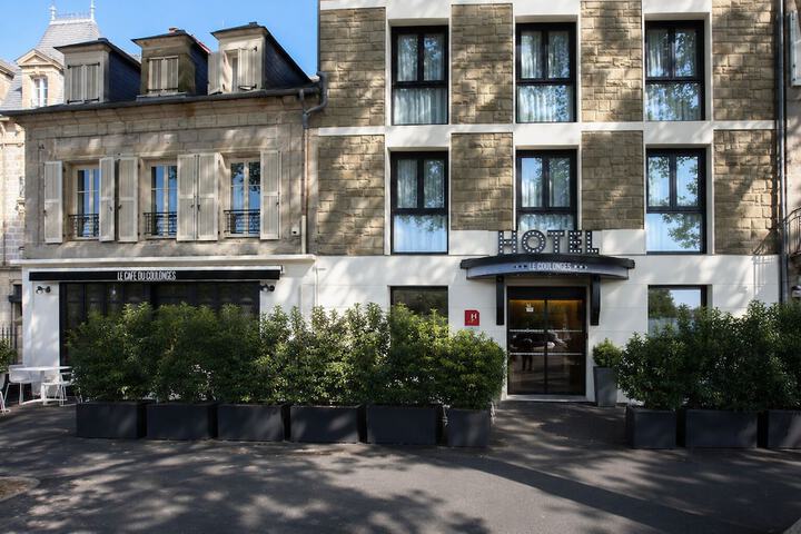 Exterior of Hôtel Le Collonges