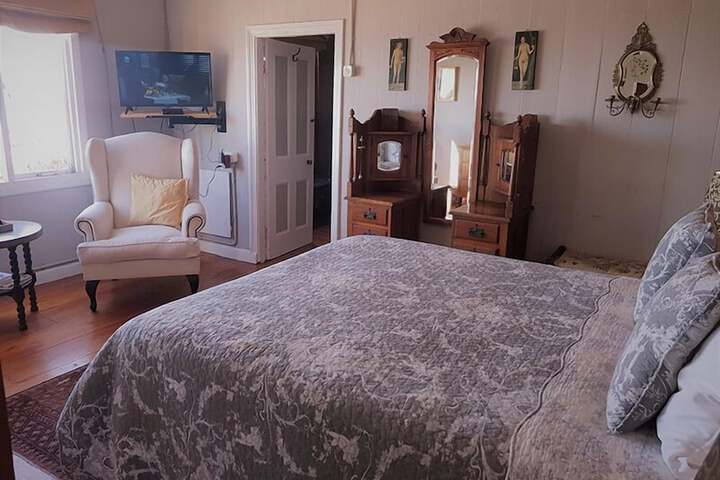 Room 3 of 53