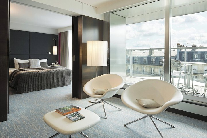 Room 15 of 183