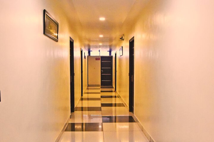 Ballroom/Hall 25 of 29
