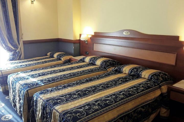 Room 10 of 36
