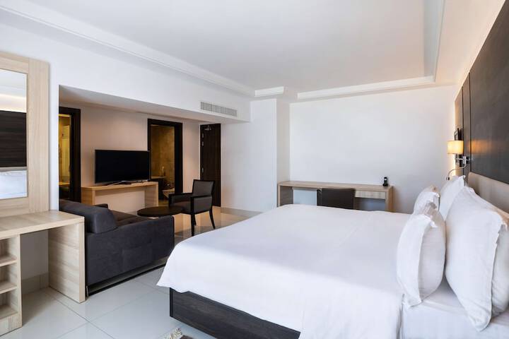 Room 8 of 47