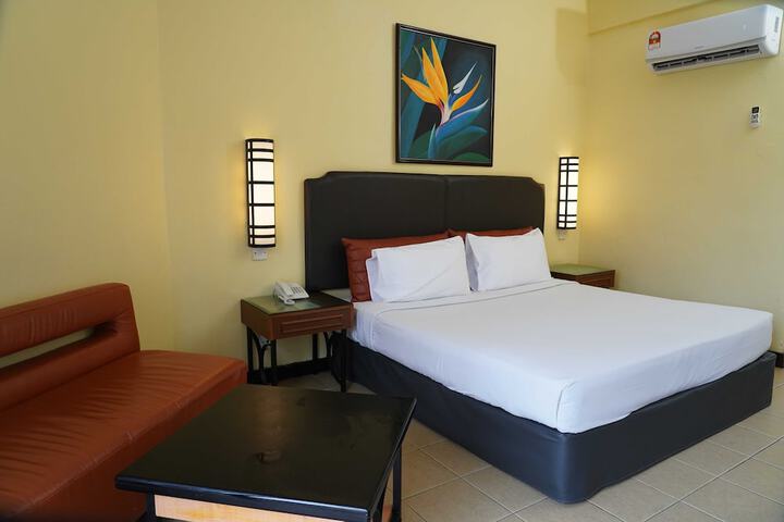 Room 10 of 19