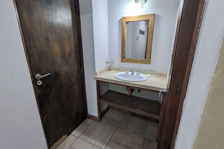 Room 33 of 48