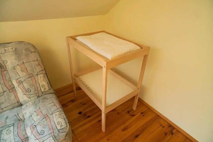 Room 5 of 10