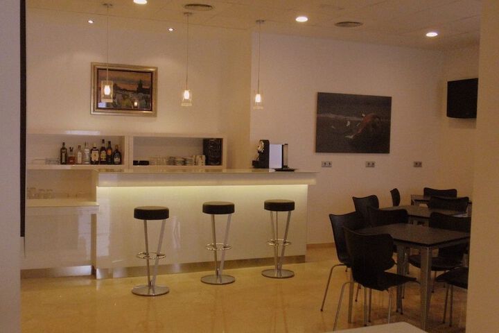 Lounge 49 of 62