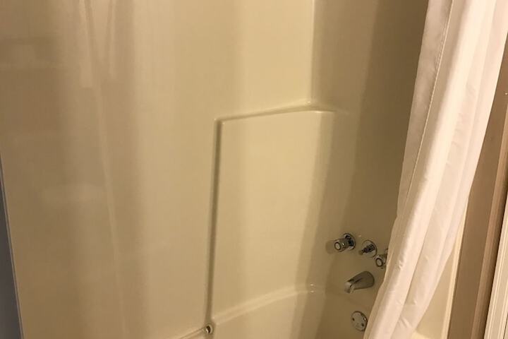 Room 4 of 69