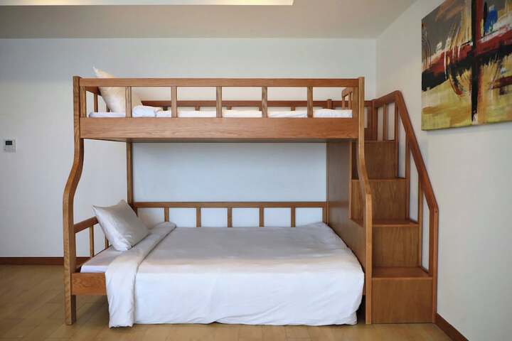 Room 27 of 98