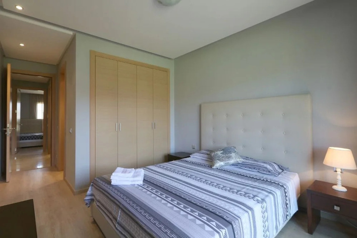 Room 2 of 8