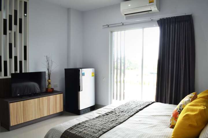Room 15 of 38