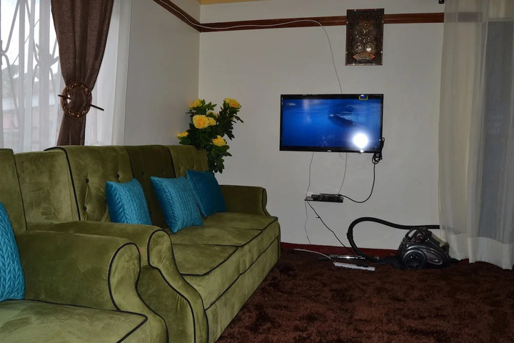 Room 2 of 8
